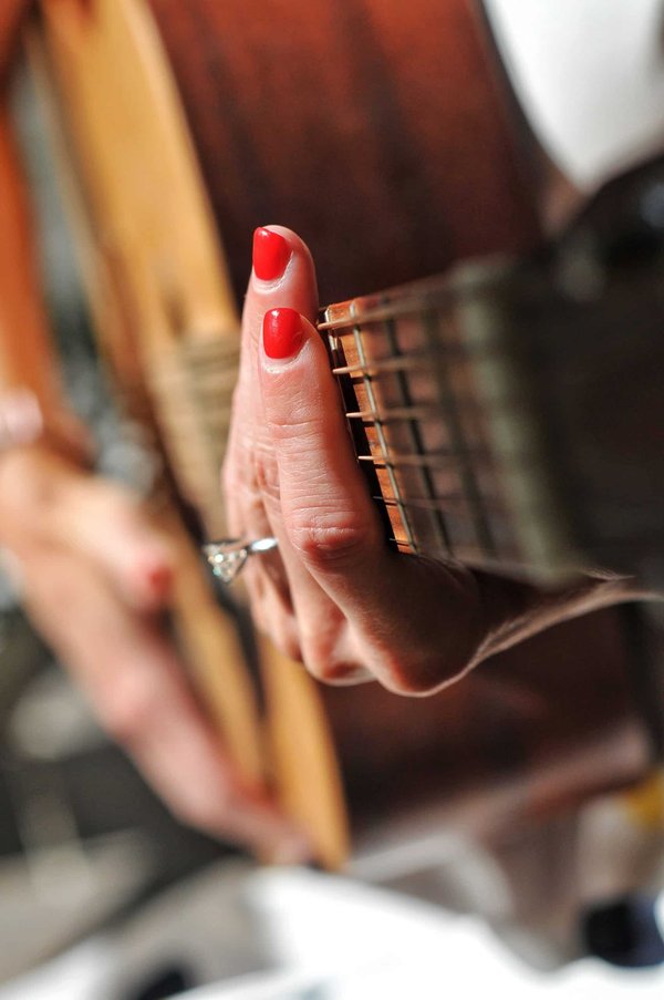 Comment la musique classique indienne est-elle structurée et quelles en sont les principales écoles ?